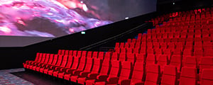 Wynajem sal kinowych na konferencję lub inne wydarzenia. <br/>Konferencja, szkolenie, prezentacja, spotkanie biznesowe, walne zgromadzenie, pokaz filmu, event prasowy lub jakiekolwiek inne wydarzenie korporacyjne może zyskać niczym hollywoodzki przebój! Sale kinowe Cinema City pomieszczą od 50 do 750 gości, a wielki ekran i aranżacja wnętrza skupią uwagę widowni na tym, co najważniejsze.